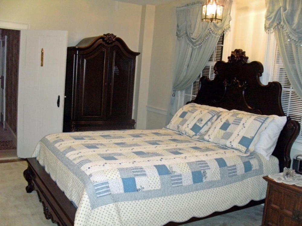 Room image 3