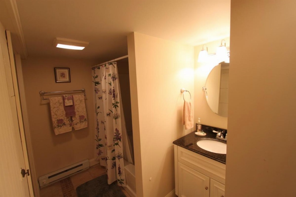 Room image 4